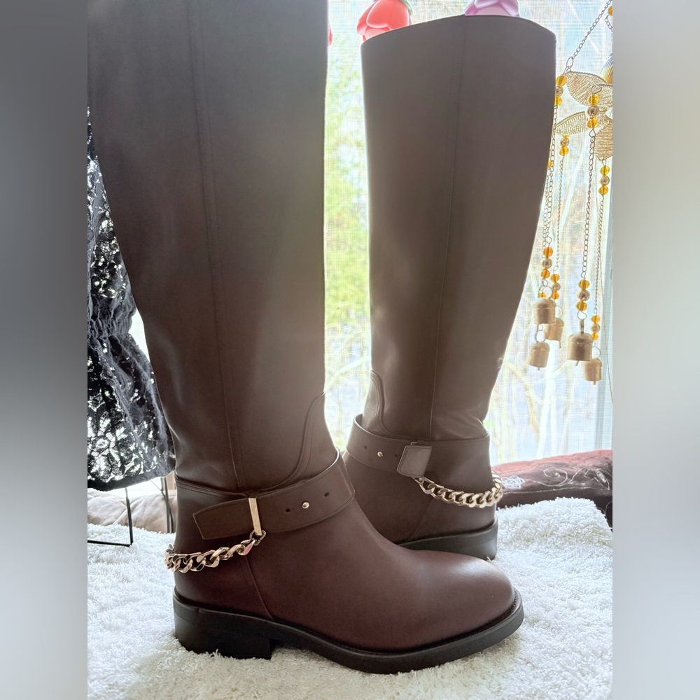Sophisticated Brown Leather Upper Boots with Gold Chain